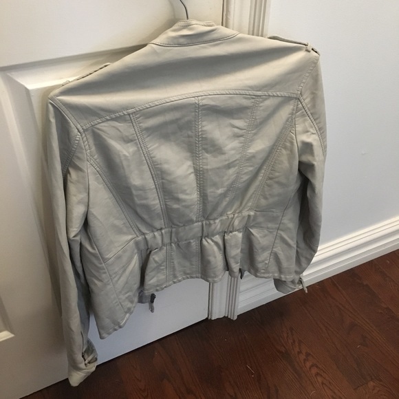 Pleather jacket. Size 40. Only worn once. - Picture 2 of 3